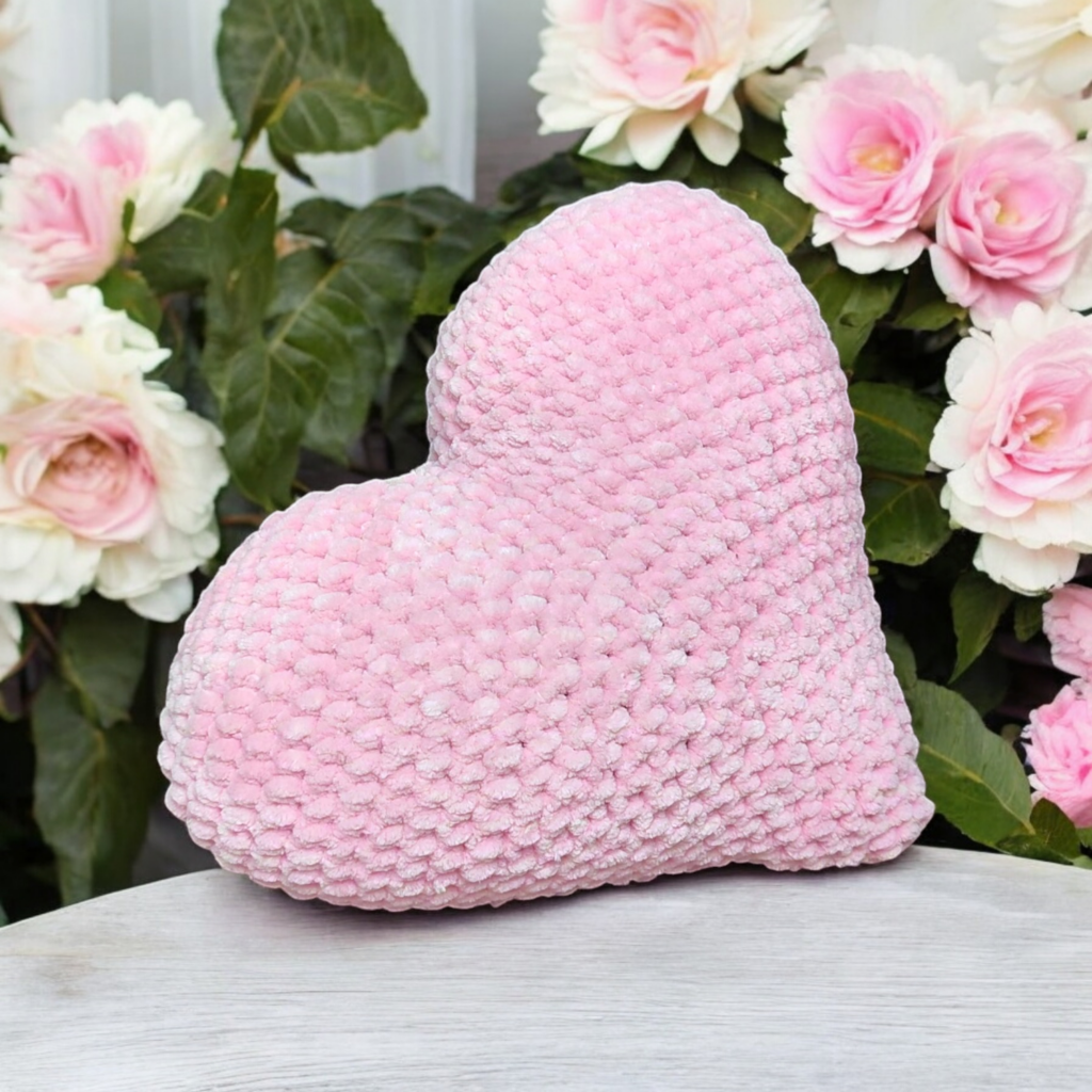 Różowa poduszka serce 02